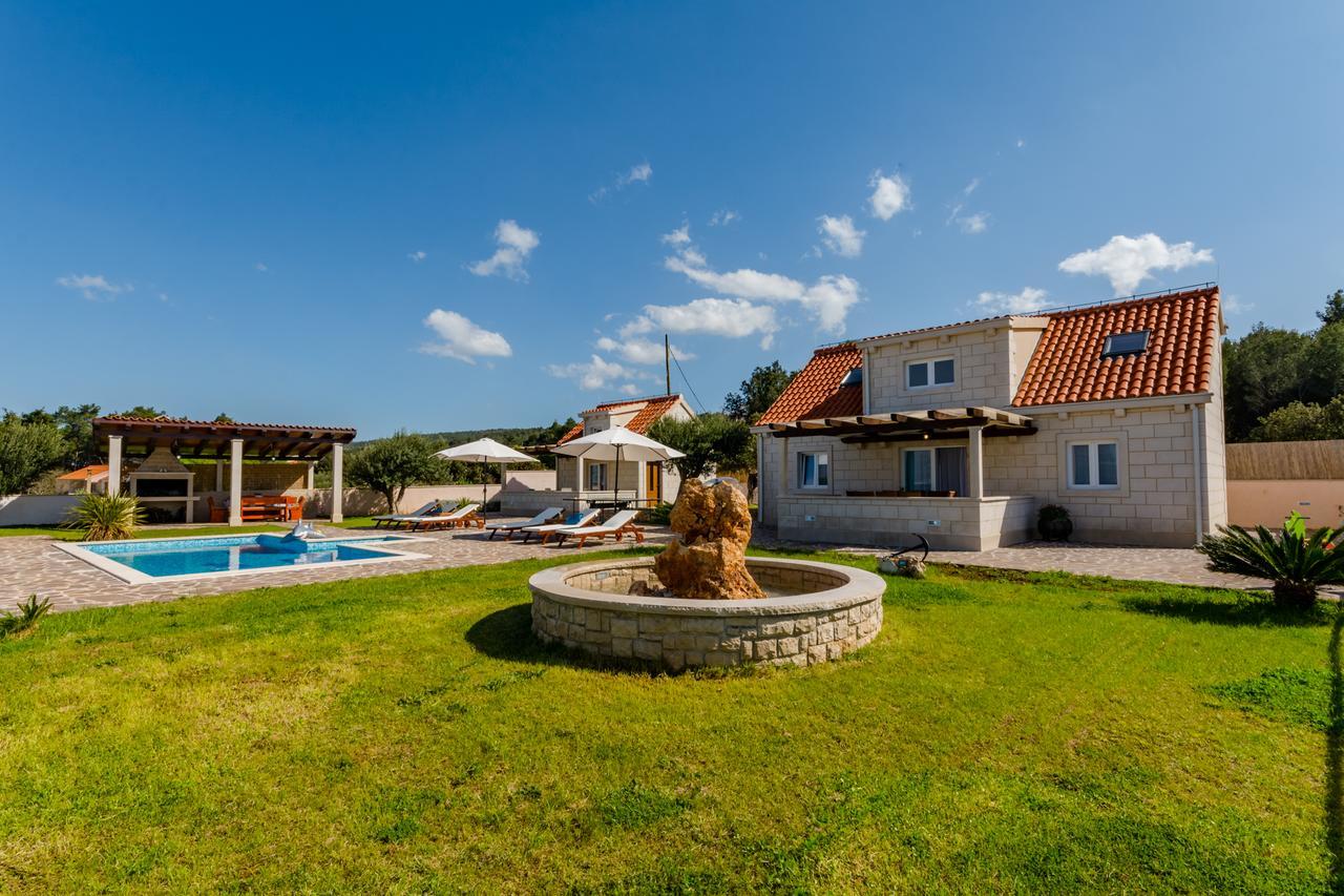 Villa Mis Supetar Exteriör bild