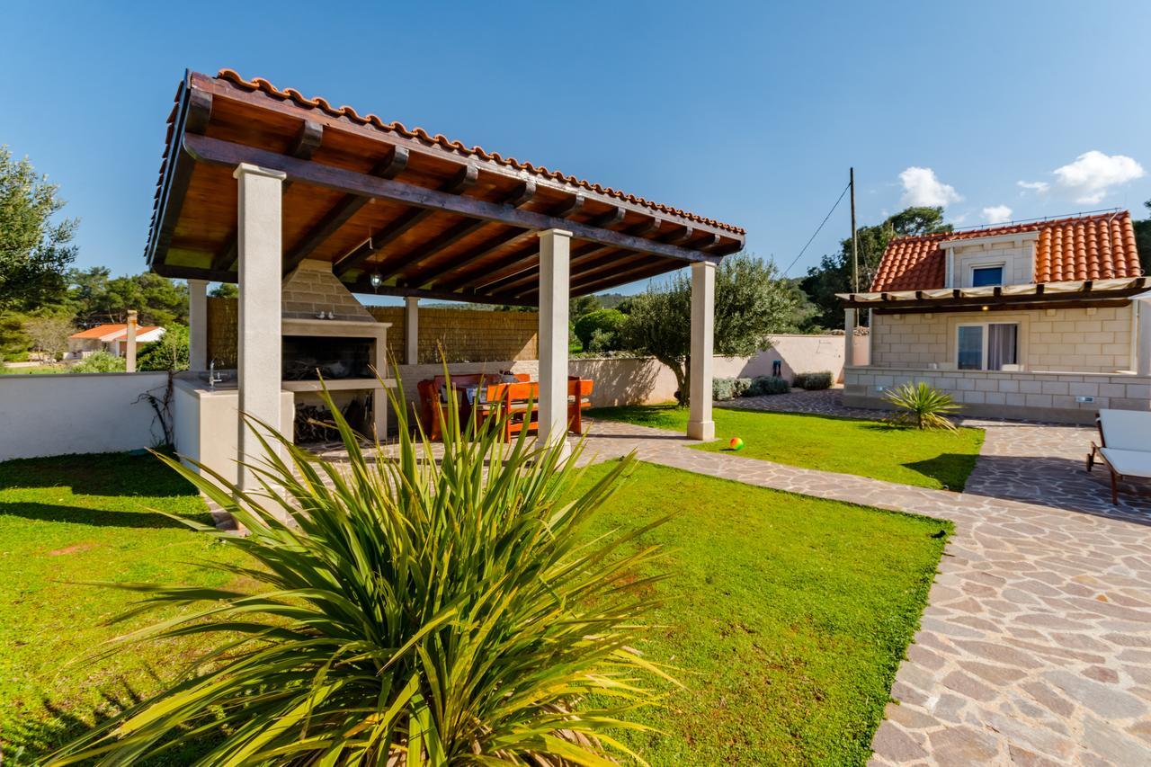 Villa Mis Supetar Exteriör bild